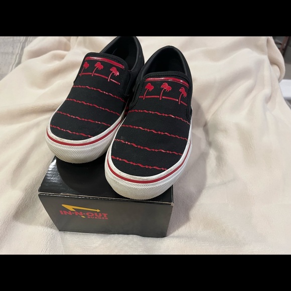 In n Out shoes - Picture 2 of 8